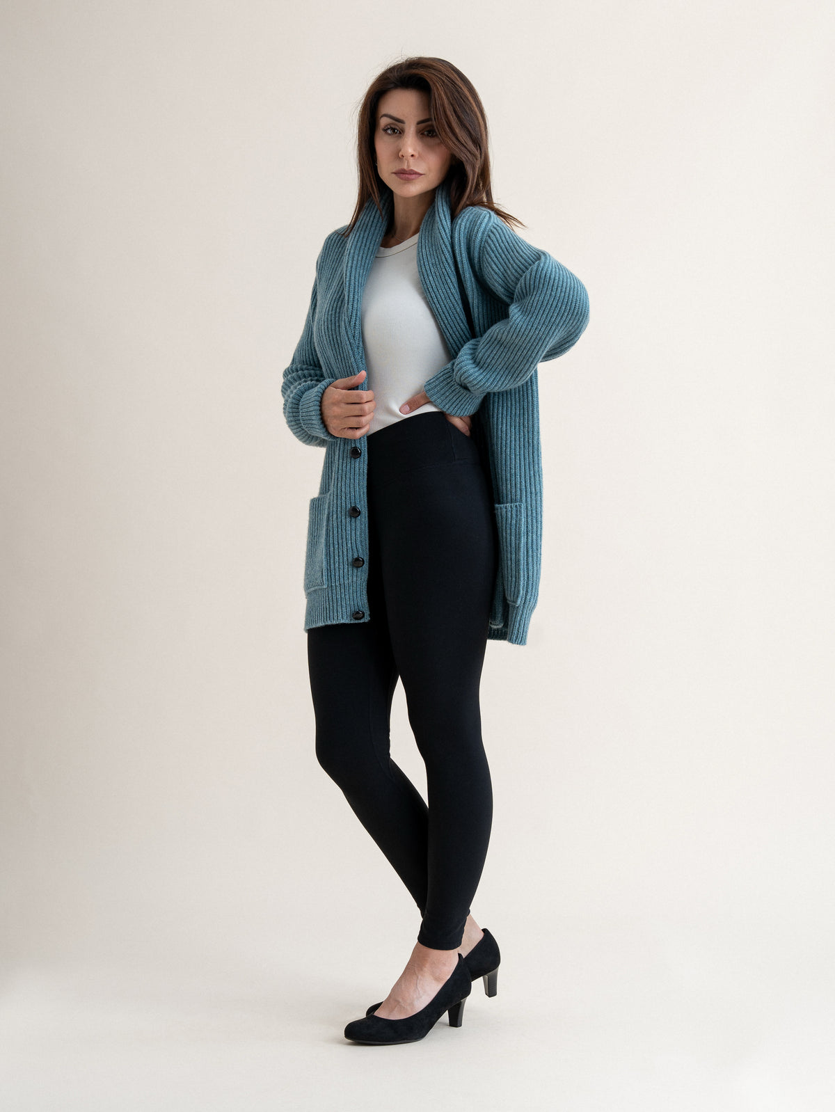 THE SHAWL NECK CARDIGAN<br>ORIBE