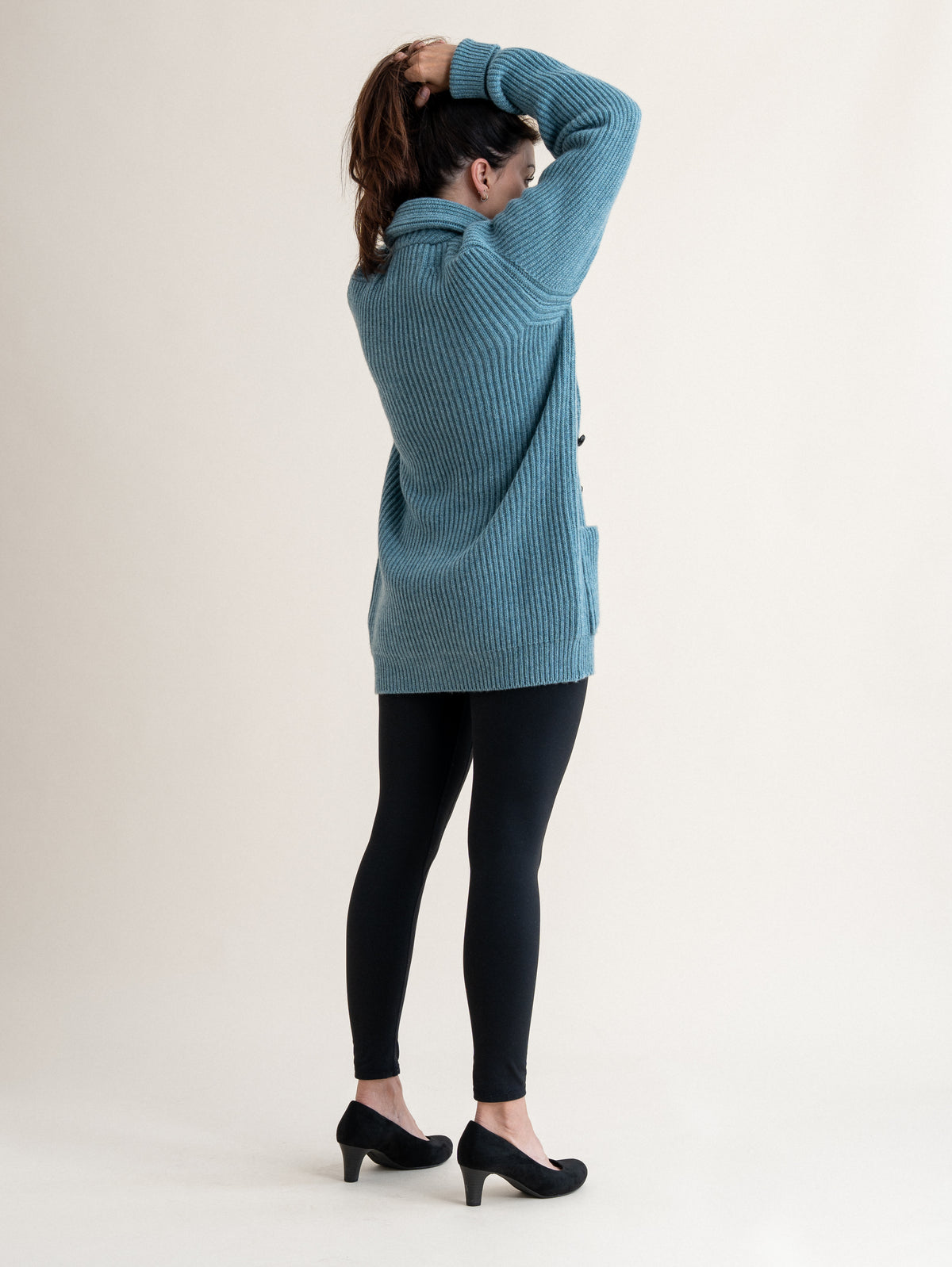 THE SHAWL NECK CARDIGAN<br>ORIBE